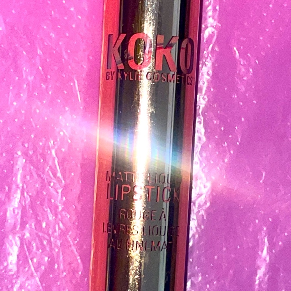 Lipstick - Picture 3 of 3